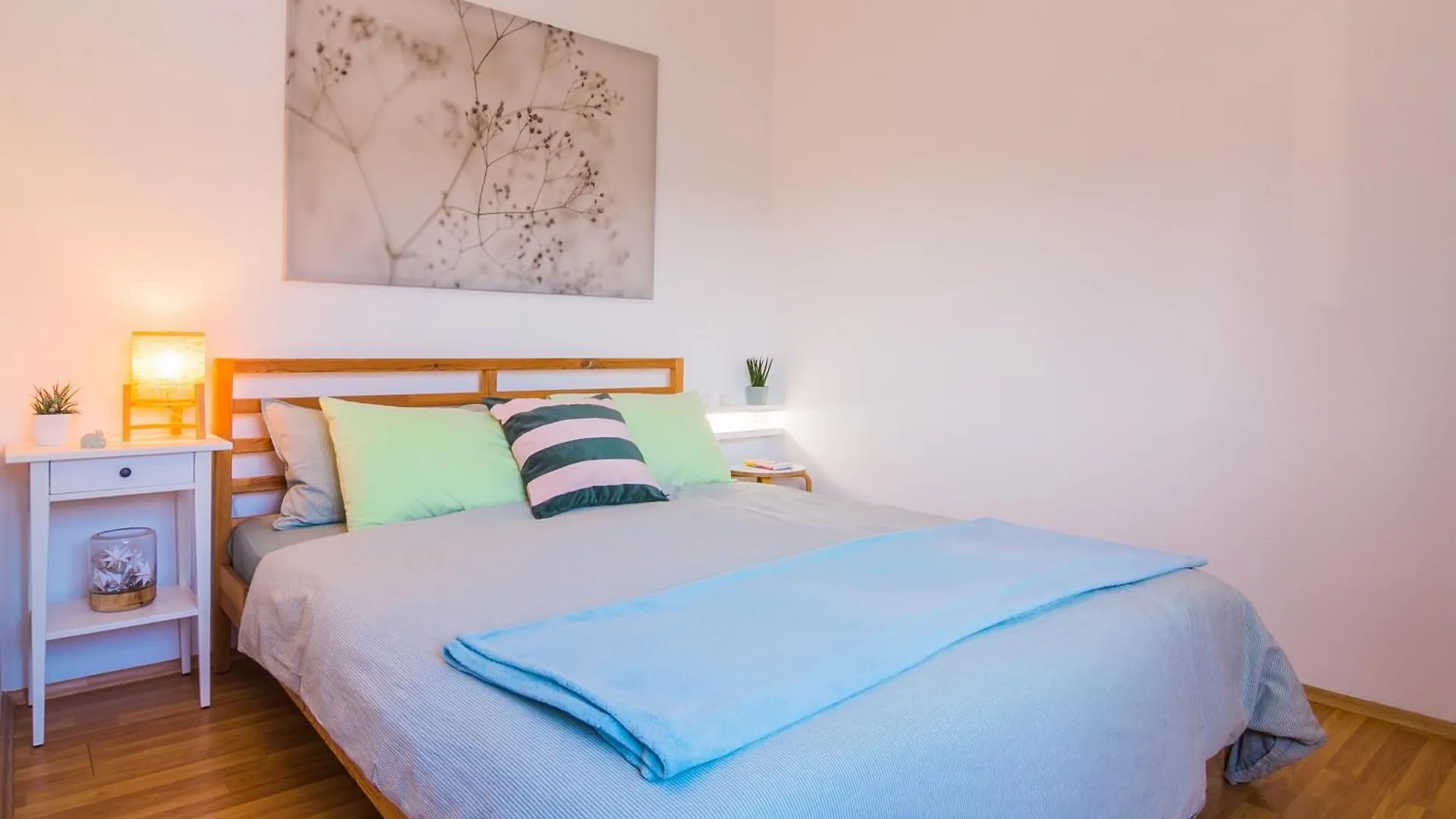 Apartment For Two 200M From The Beach Πούλα