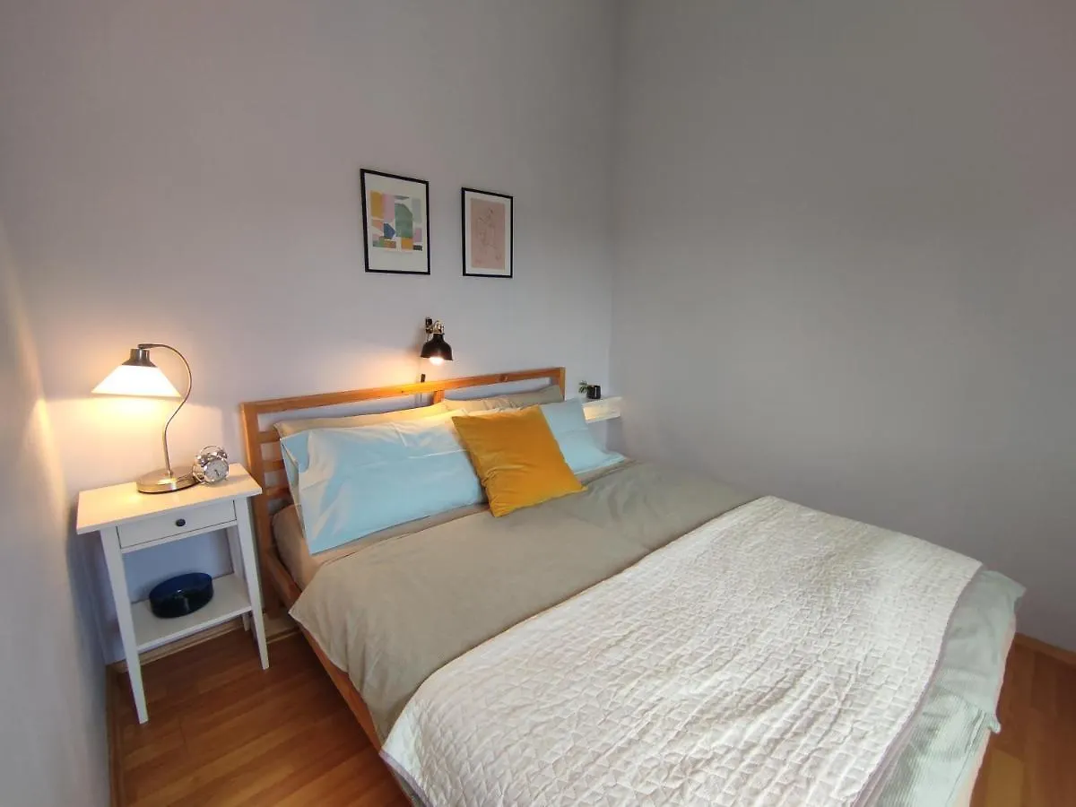 Apartment For Two 200M From The Beach Pula