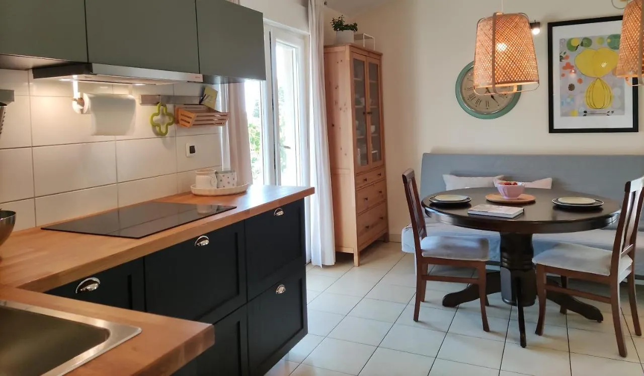 Apartment For Two 200M From The Beach Pula