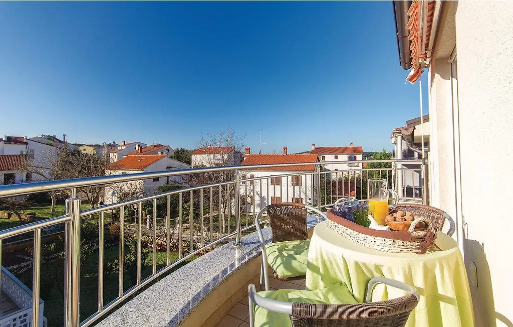 Apartment For Two 200M From The Beach Pula